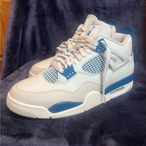 Air Jordan 4 Retro Military Blue